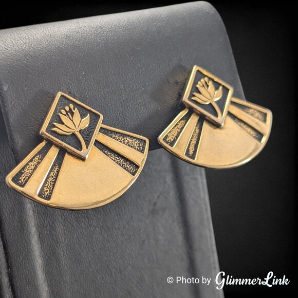 Vintage Laurel Burch Water Lily Lotus Fan Post Earrings Black Enamel Gold Tone - Picture 1 of 8